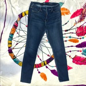 >>> 🦋 HOLLISTER HIGH-RISE SKINNY JEANS 🦋<<